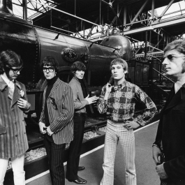Manfred Mann Chapter 2 [Monochrome] 3